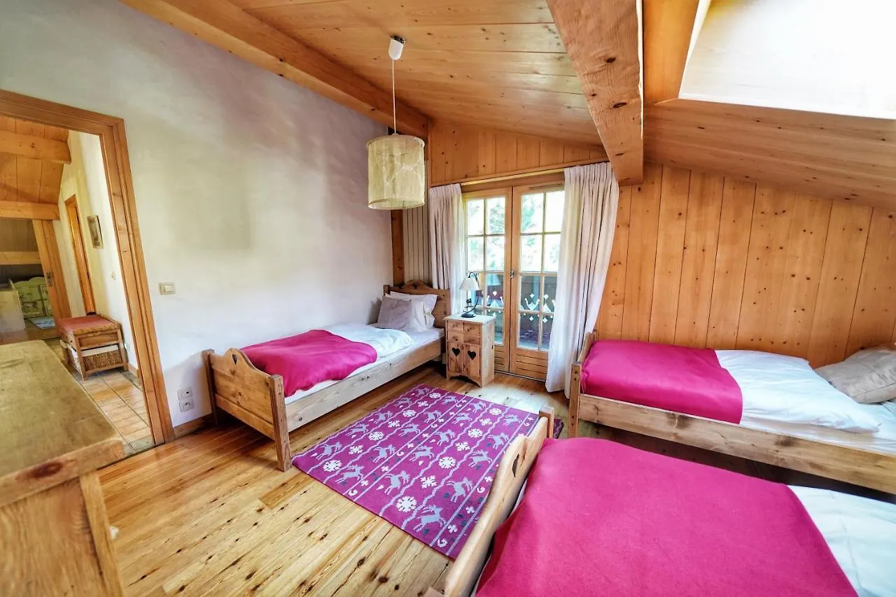 Thendia Montblanc Villa Les Houches 0*,